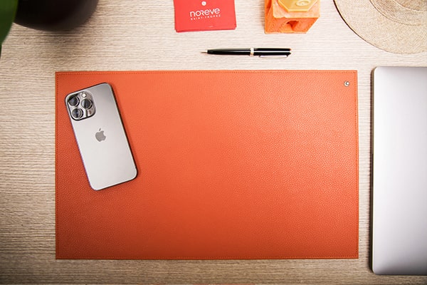 Leather desk blotter - Medium 44 x 30 cm