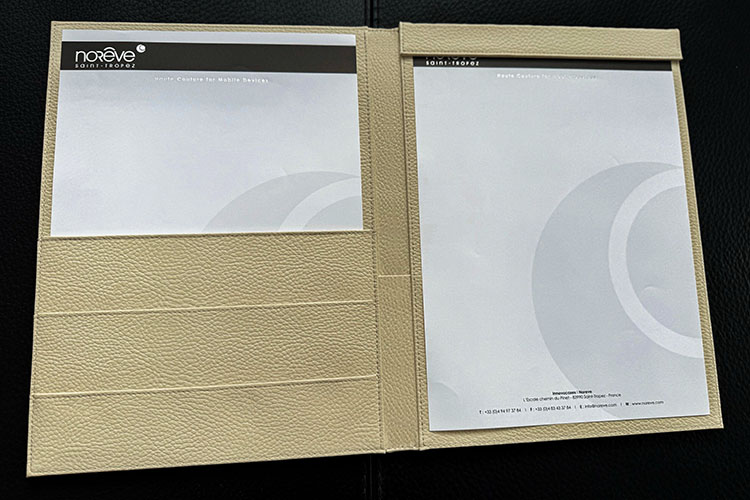 ホテル用ドキュメントフォルダー