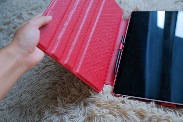 Funda de piel Microsoft Surface Pro 8