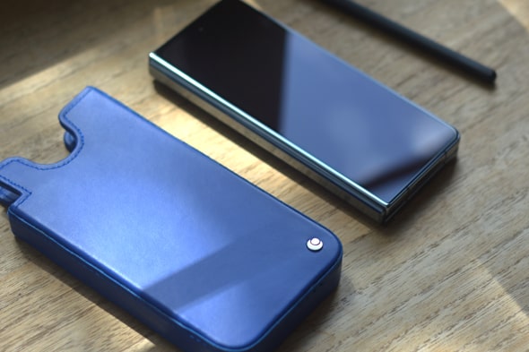 Funda de piel Samsung Galaxy Z Fold4