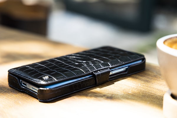 Honor Magic5 Pro leather case