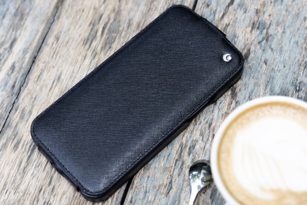 Capa em pele Apple iPhone 15