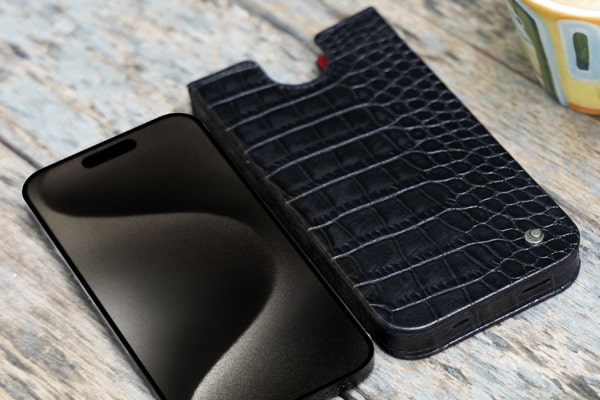 Funda de piel Apple iPhone 15