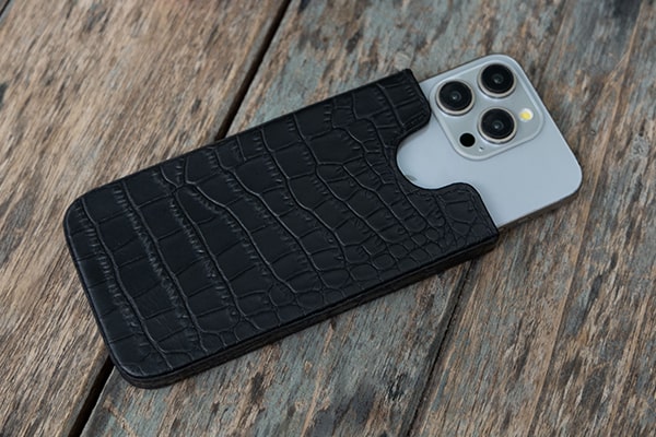 Apple iPhone 15 Pro leather pouch