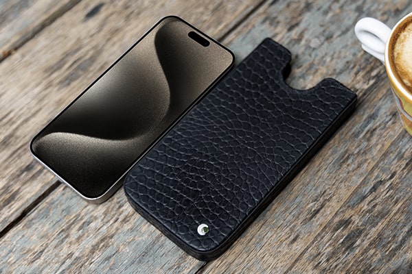 Apple iPhone 15 Pro leather pouch