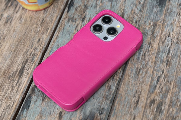 Apple iPhone 15 Pro leather case