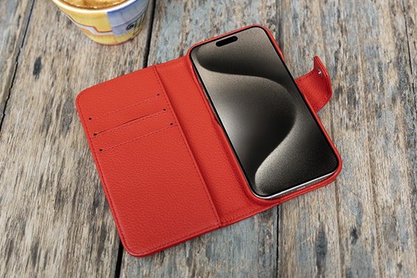 Housse cuir Apple iPhone 15 Pro