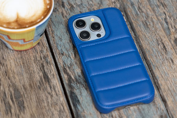 Apple iPhone 15 Pro padded case