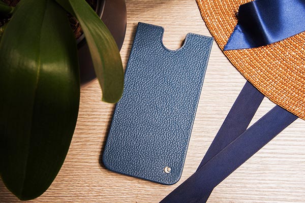 Apple iPhone 15 Plus leather pouch