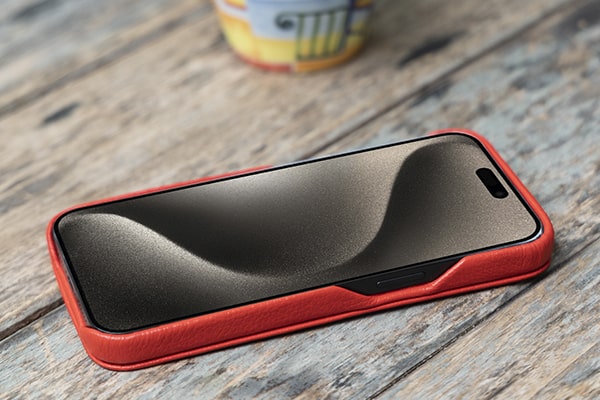 Apple iPhone 15 Pro Max leather cover