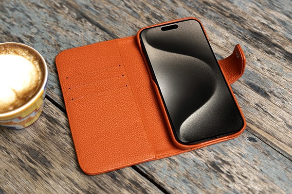 Apple iPhone 15 Pro Max leather case