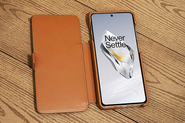 Housse cuir OnePlus 12