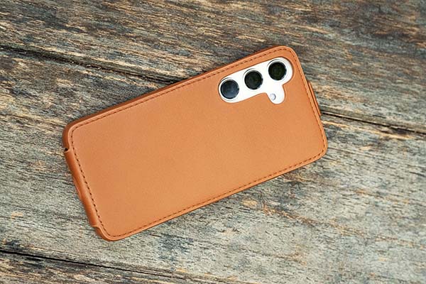 Samsung Galaxy S24 leather case