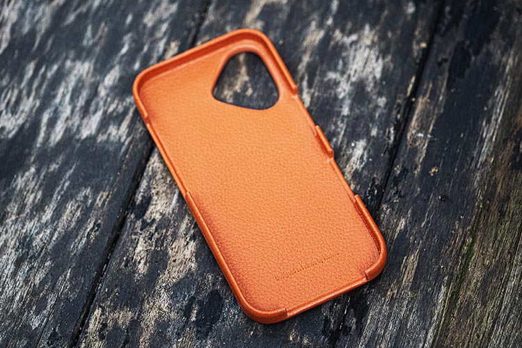 Apple iPhone 16 leather cover