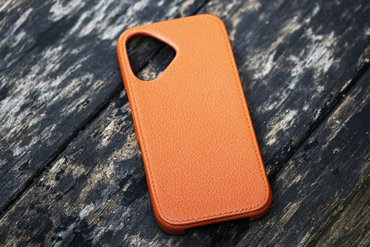 Funda de piel Apple iPhone 16