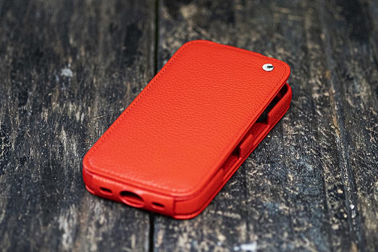 硬质真皮保护套 Apple iPhone 16