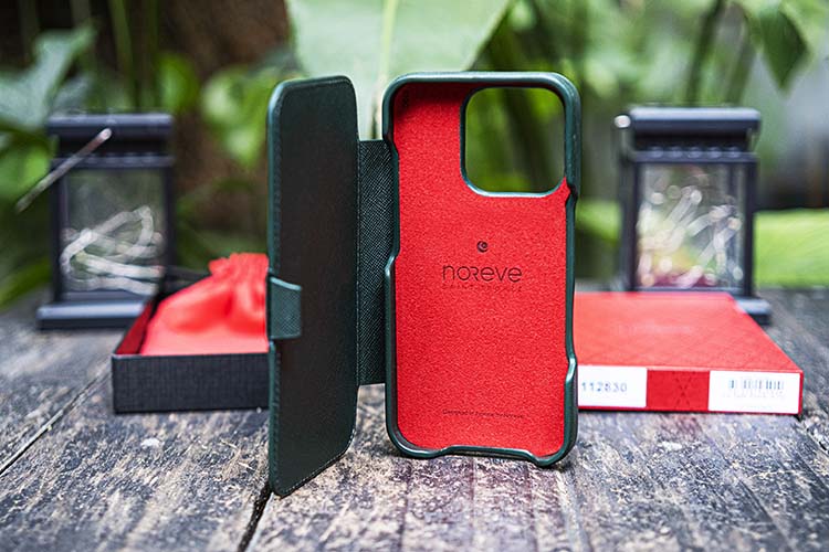 Apple iPhone 16 Pro leather case