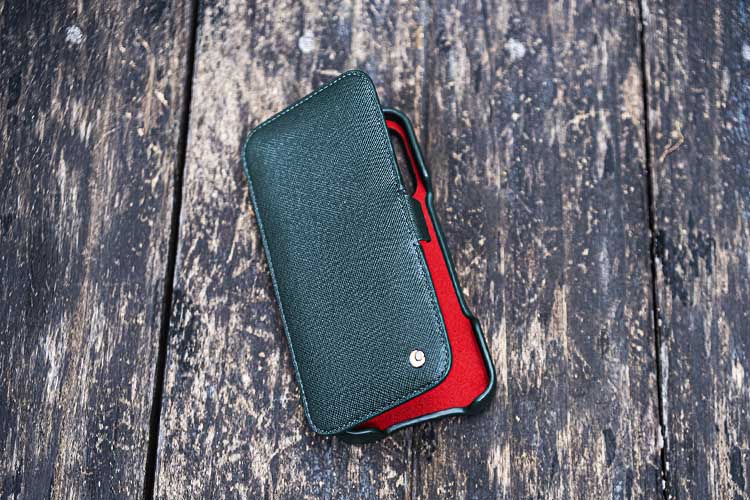 Custodia in pelle Apple iPhone 16 Pro