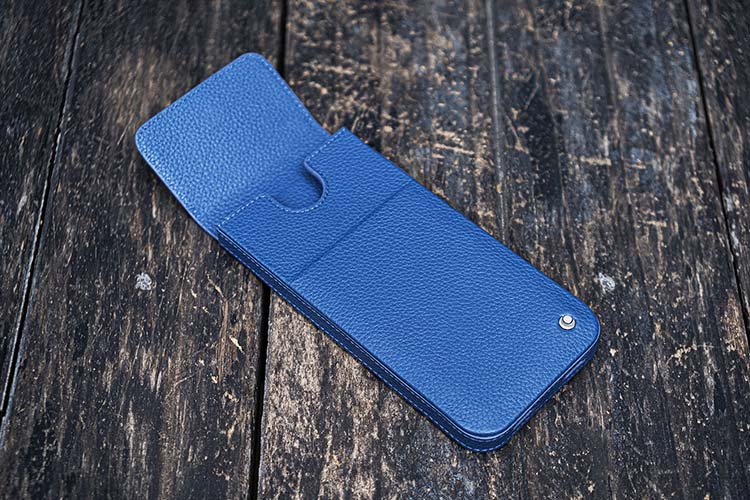 Pochette cuir Apple iPhone 16 Pro