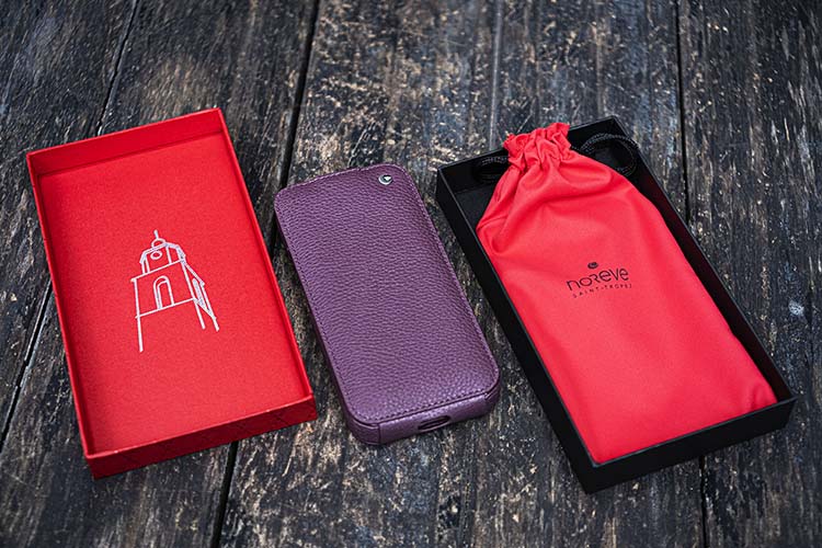 Apple iPhone 16 Pro leather case