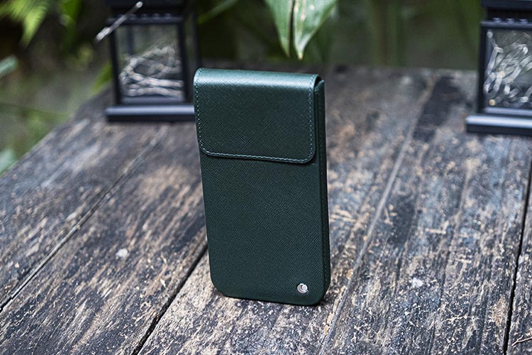 Apple iPhone 16 Pro Max leather pouch