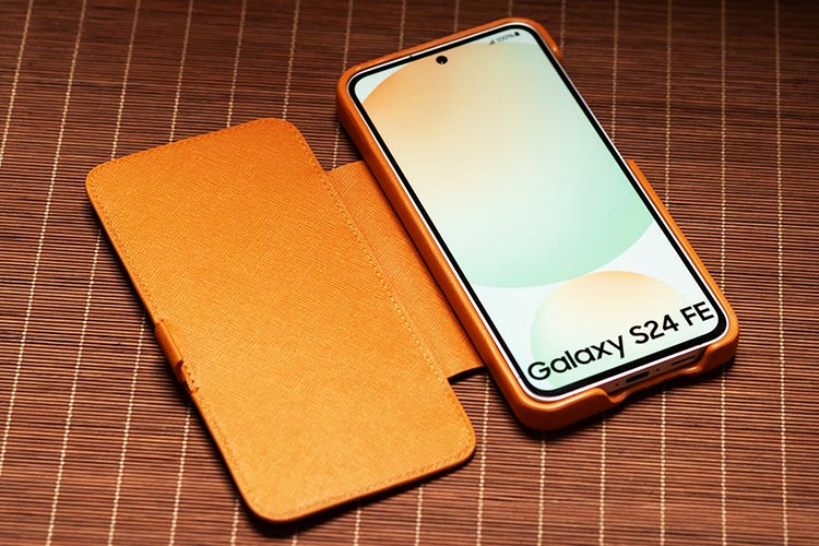 Samsung Galaxy S24 FE leather case