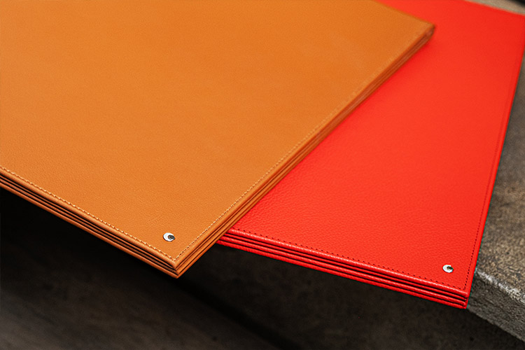 Desk mat with flap - 49 x 35 cm