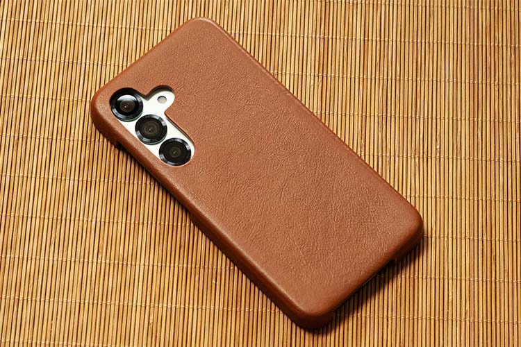 Samsung Galaxy S25 leather cover