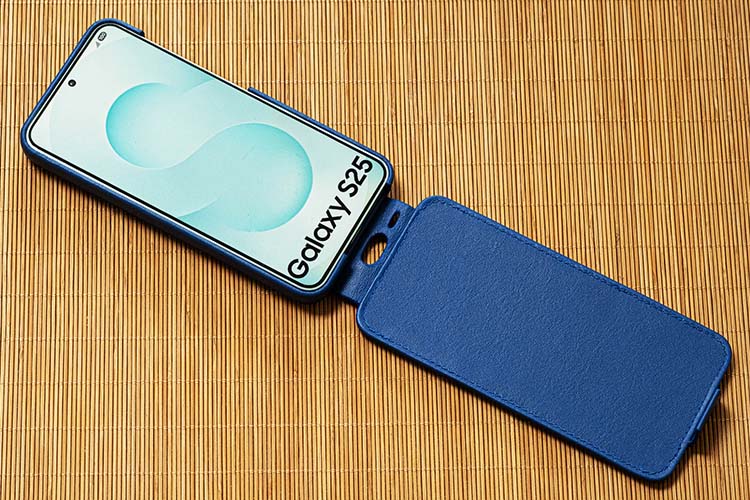 Samsung Galaxy S25 leather case