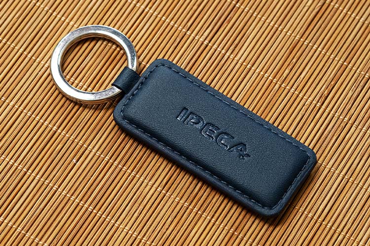 Porte-clés en cuir rectangulaire