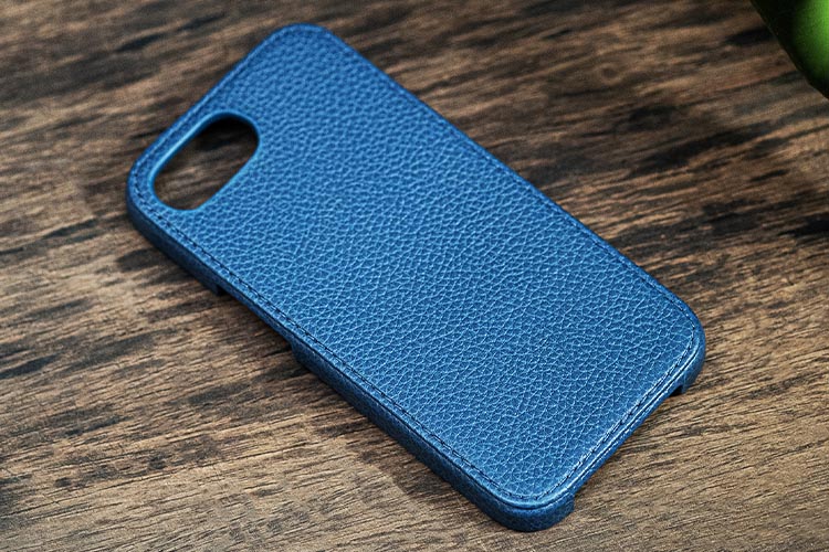 Capa em pele Apple iPhone 16e