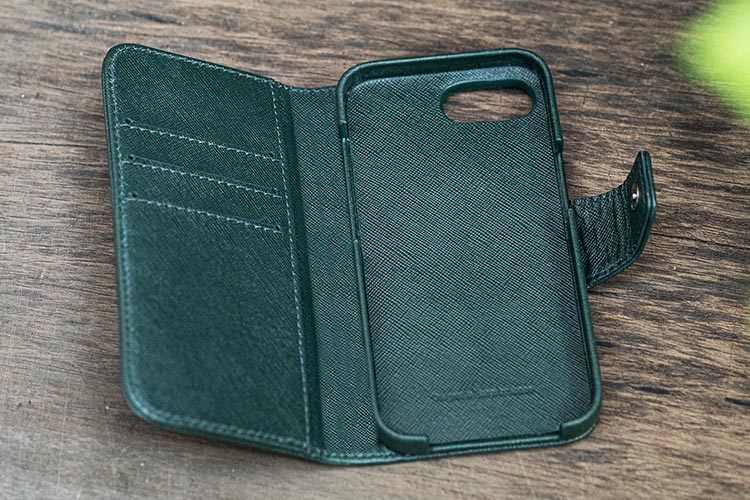 Étui portefeuille cuir Apple iPhone 16e