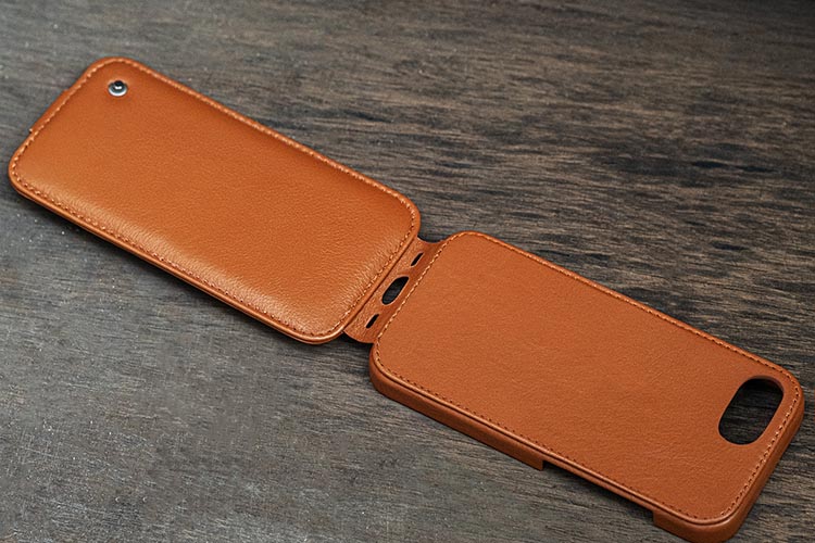 Apple iPhone 16e leather case