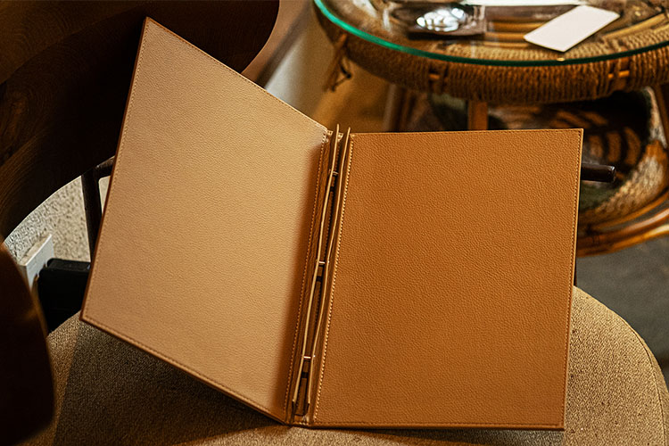 Restaurant menu cover with screwpost binding - A4