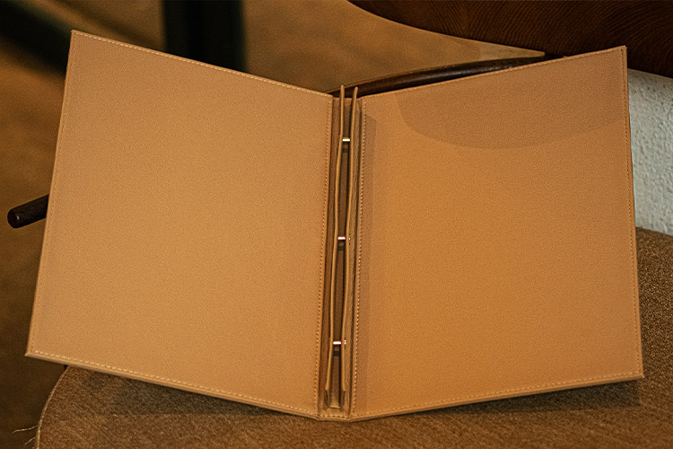 Restaurant menu cover with screwpost binding - A4