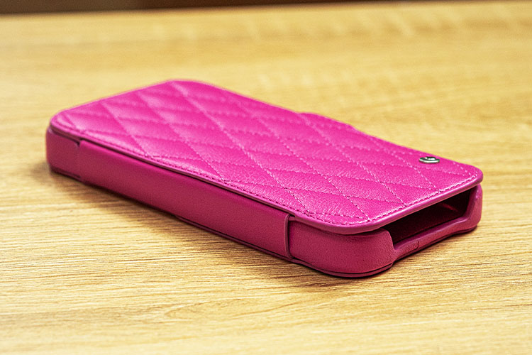 Housse cuir Apple iPhone 17