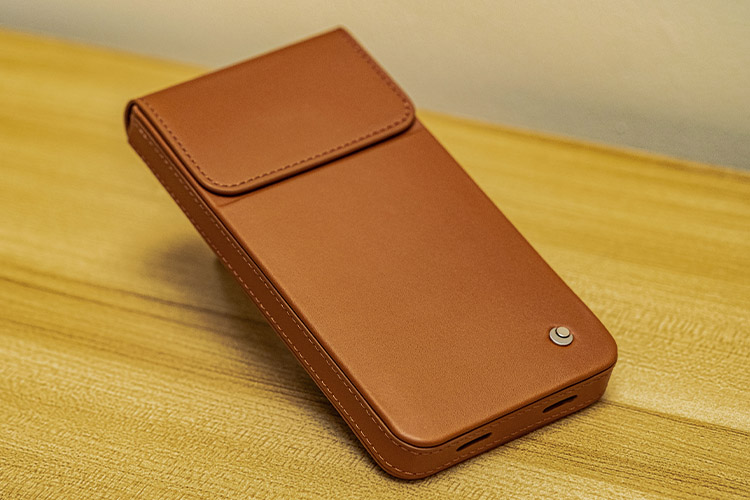 硬质真皮保护套 Apple iPhone 17