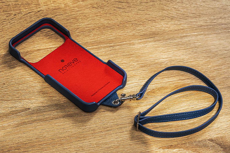 Apple iPhone 17 Pro leather cover