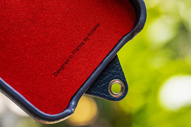 Apple iPhone 17 Pro leather cover