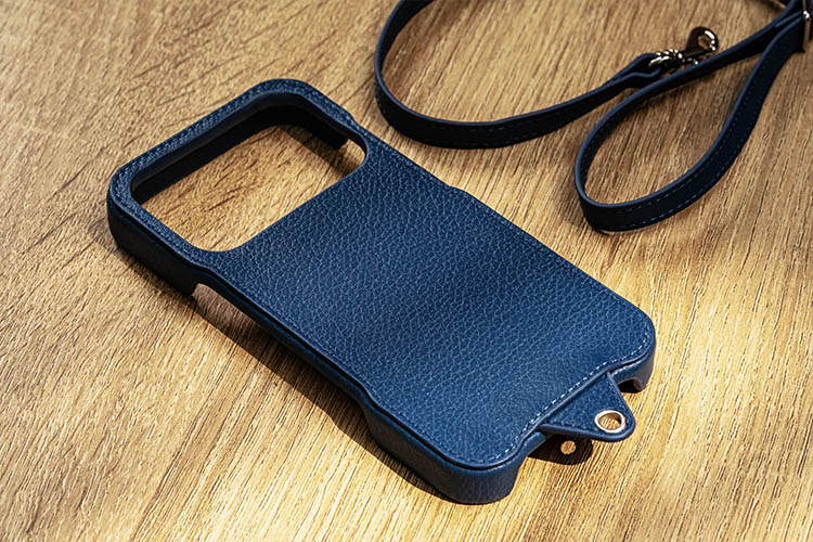 Apple iPhone 17 Pro leather cover
