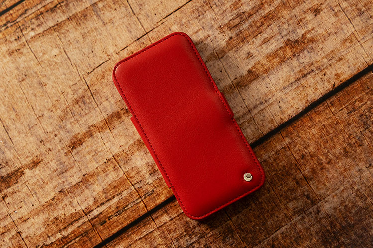 Apple iPhone 17 Pro leather case