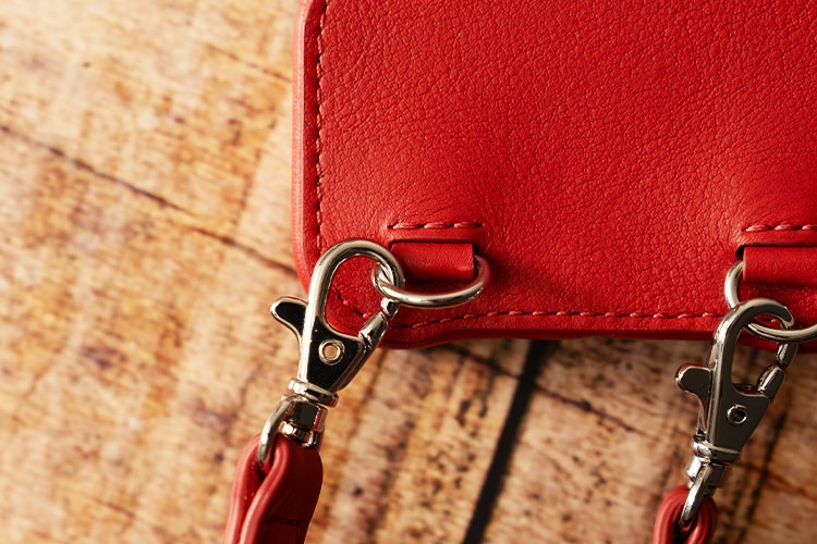 숄더 스트랩이 있는 애플 아이폰 17 프로 케이스