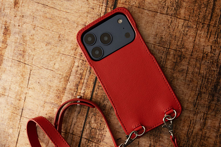 Carcasa Apple iPhone 17 Pro con bandolera