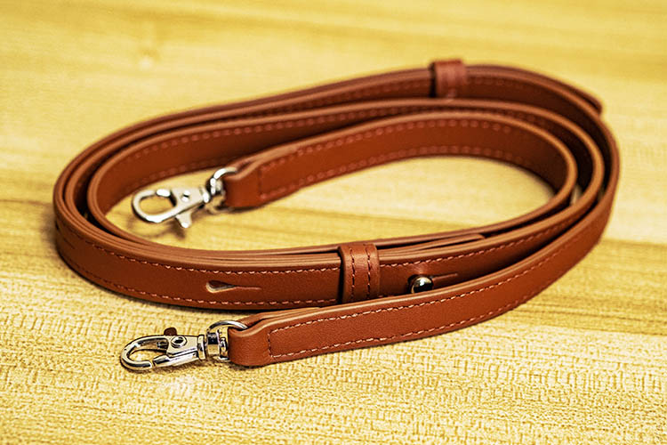 Schutzhülle mit Schulterriemen Apple iPhone 17 Pro