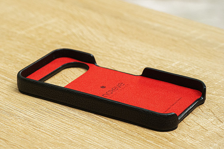 Google Pixel 10 Pro leather cover