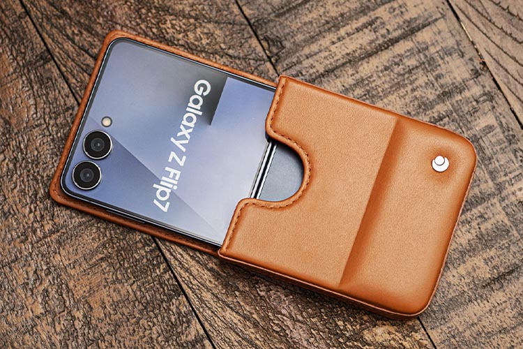 Samsung Galaxy Z Flip7 leather pouch with flap